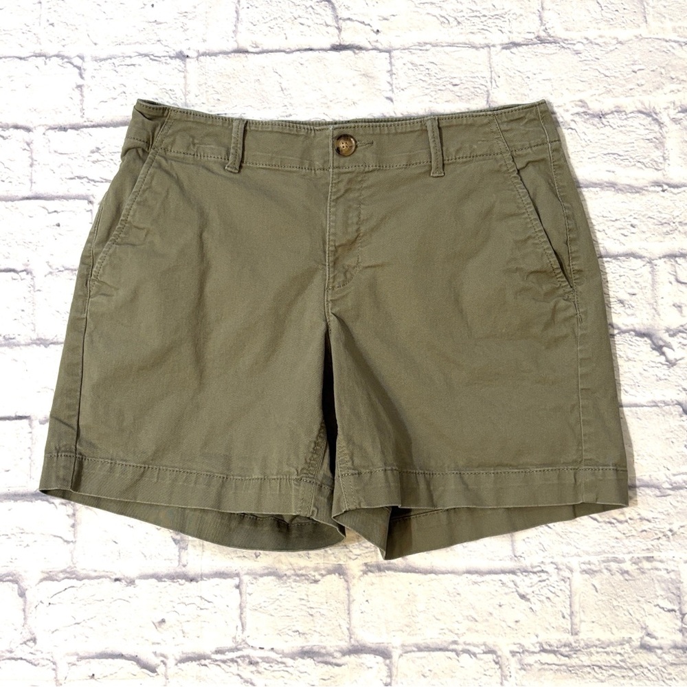 LOFT Washed Twill 6” Short Olive Green Plain Front Chino Shorts Size 6 Curvy